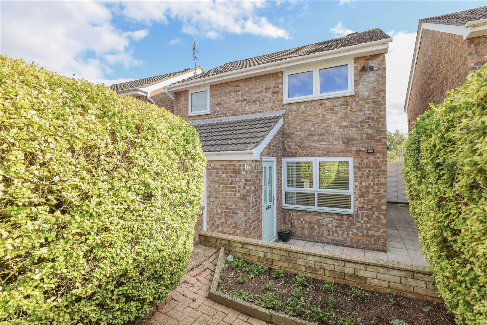 16 Harding Close, Boverton, Llantwit Major, Vale of Glamorgan, CF61 1GX